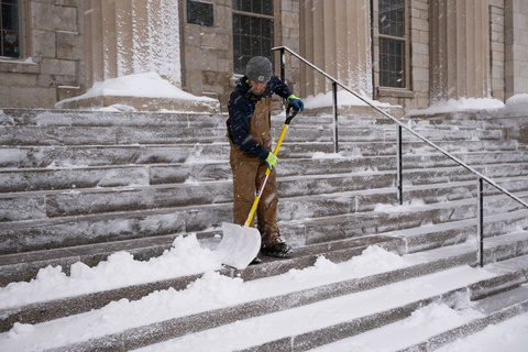 Walkway Snow Removal-Stairs Snow Shoveling-Stairs Snow Removal